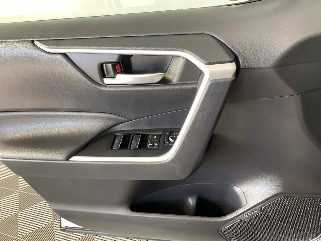 Used 2023 White Toyota XLE image 23