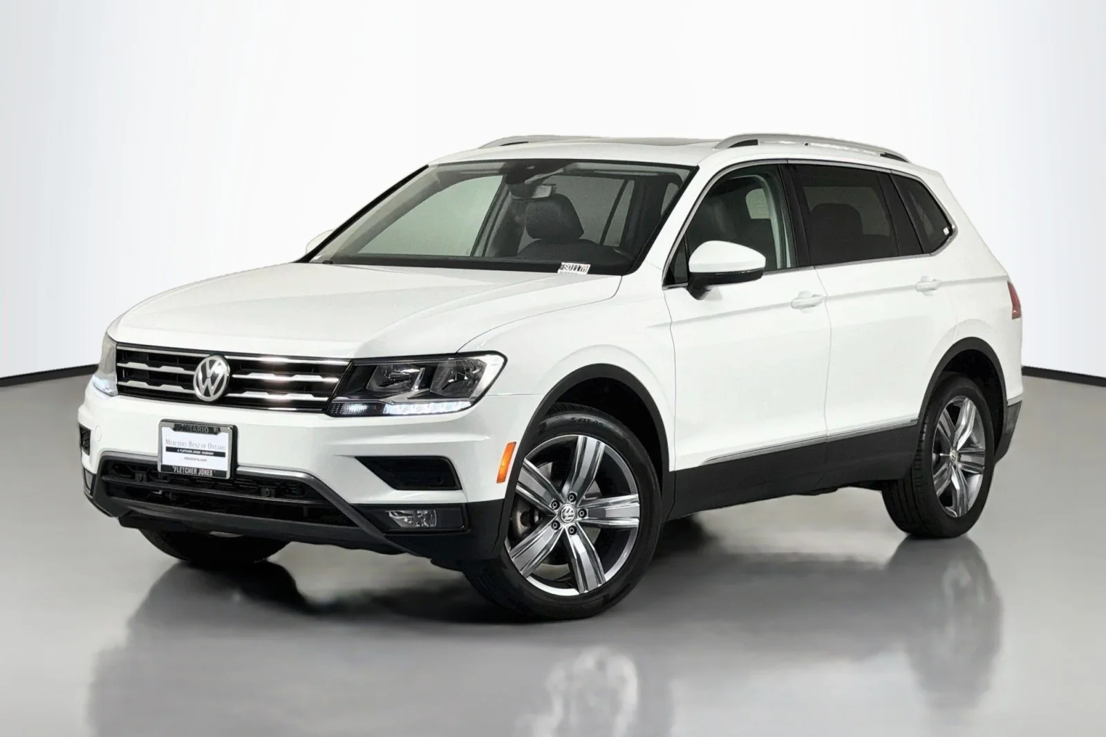 Used 2020 Pure White Volkswagen SEL image 1