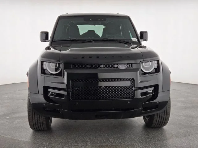 New 2026 Narvik Black Land Rover OCTA image 8