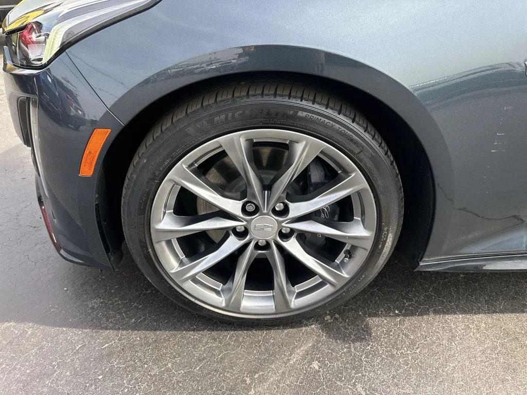 Used 2020 Gray Cadillac Sport image 10
