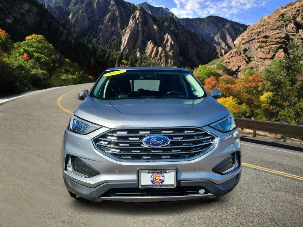 Used 2022 Iconic Silver Ford Titanium image 6