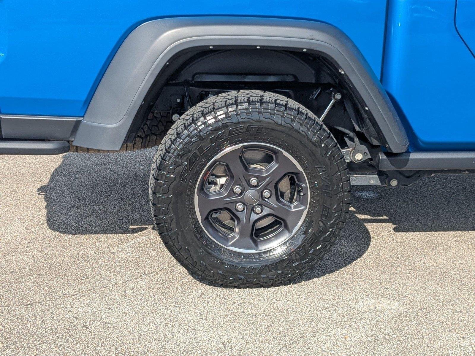 Used 2023 Hydro Blue Pearlcoat Jeep Rubicon image 26