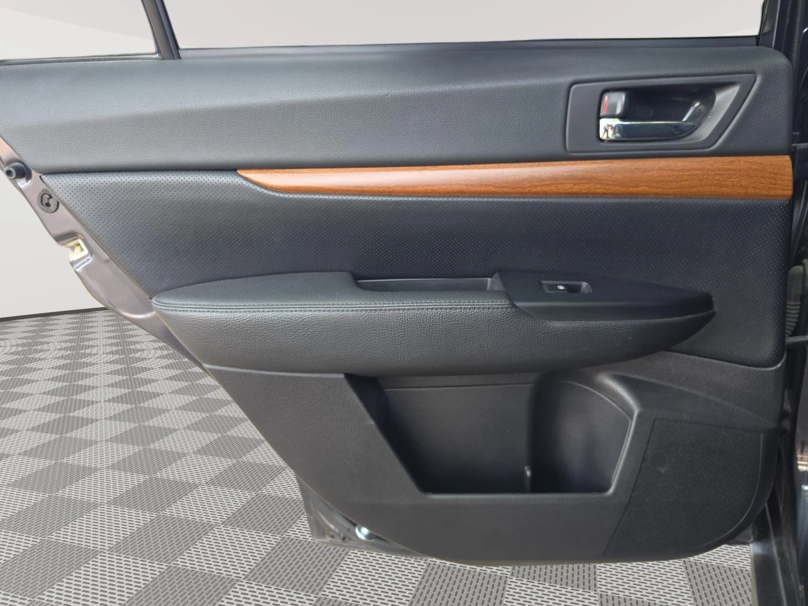 Used 2013 Graphite Gray Metallic Subaru 2.5i Limited image 43