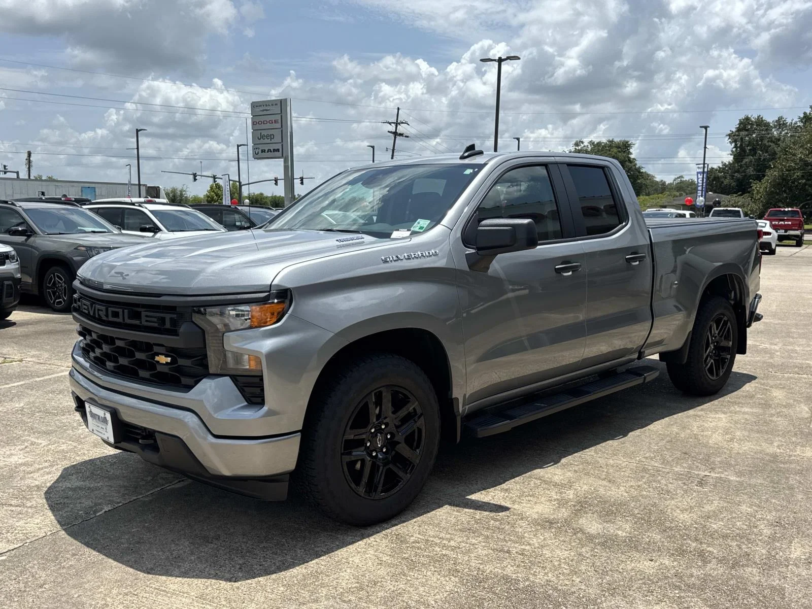 Used 2024 STERLING GRAY MET Chevrolet Custom image 3