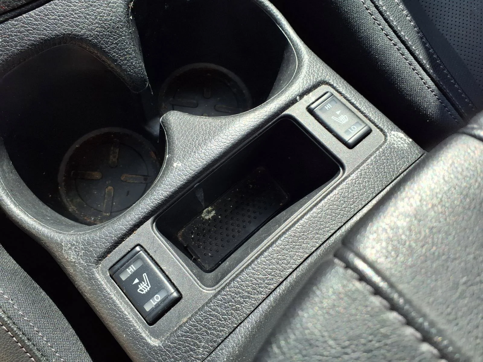 Used 2019 Gun Metallic Nissan SL image 14