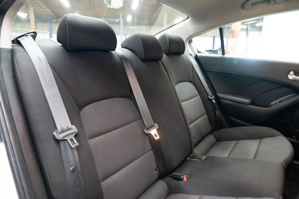 Used 2017 White Kia LX image 27