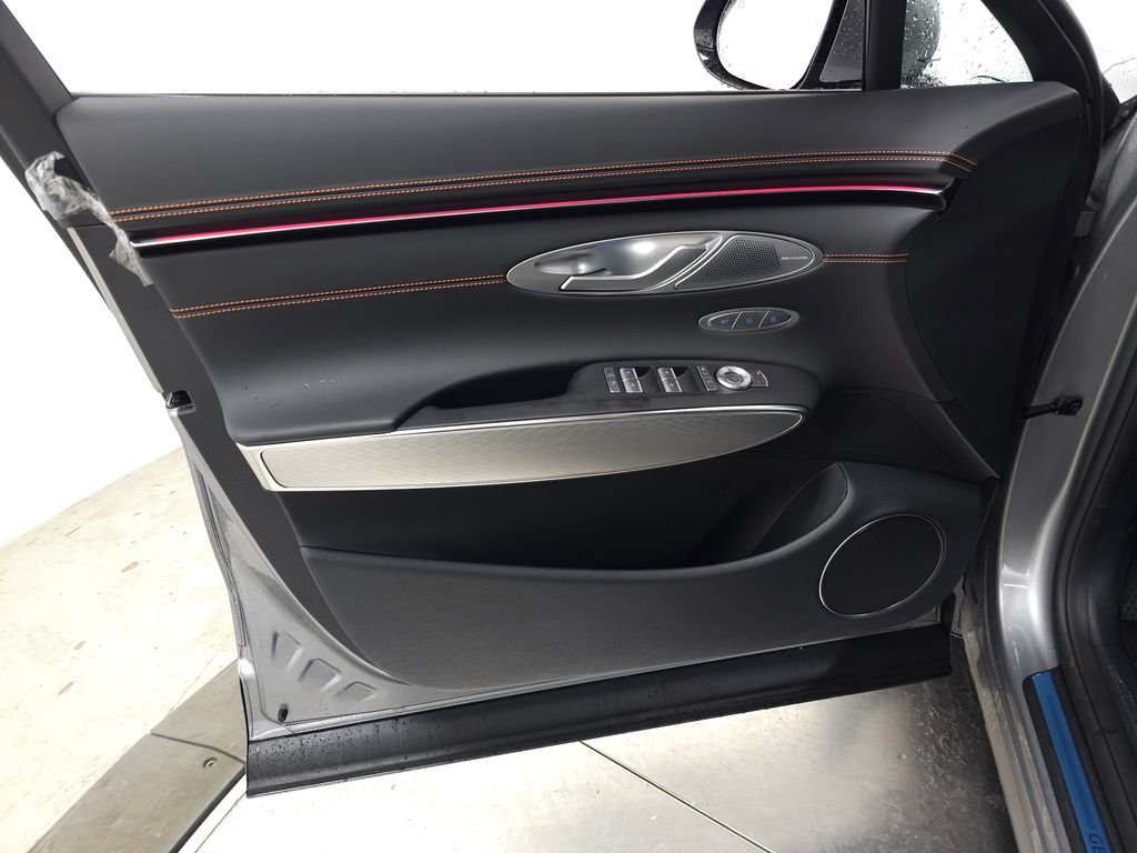 New 2026 Silver Genesis 2.5T SPORT PRESTIGE image 10