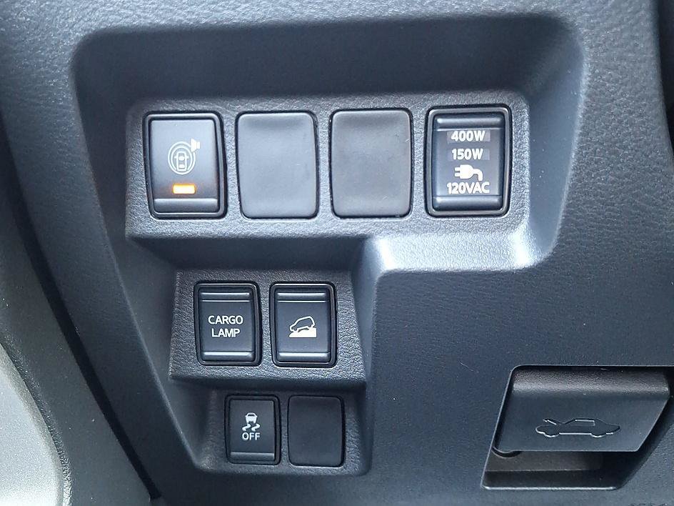 Used 2025 Glacier White Nissan SV image 31