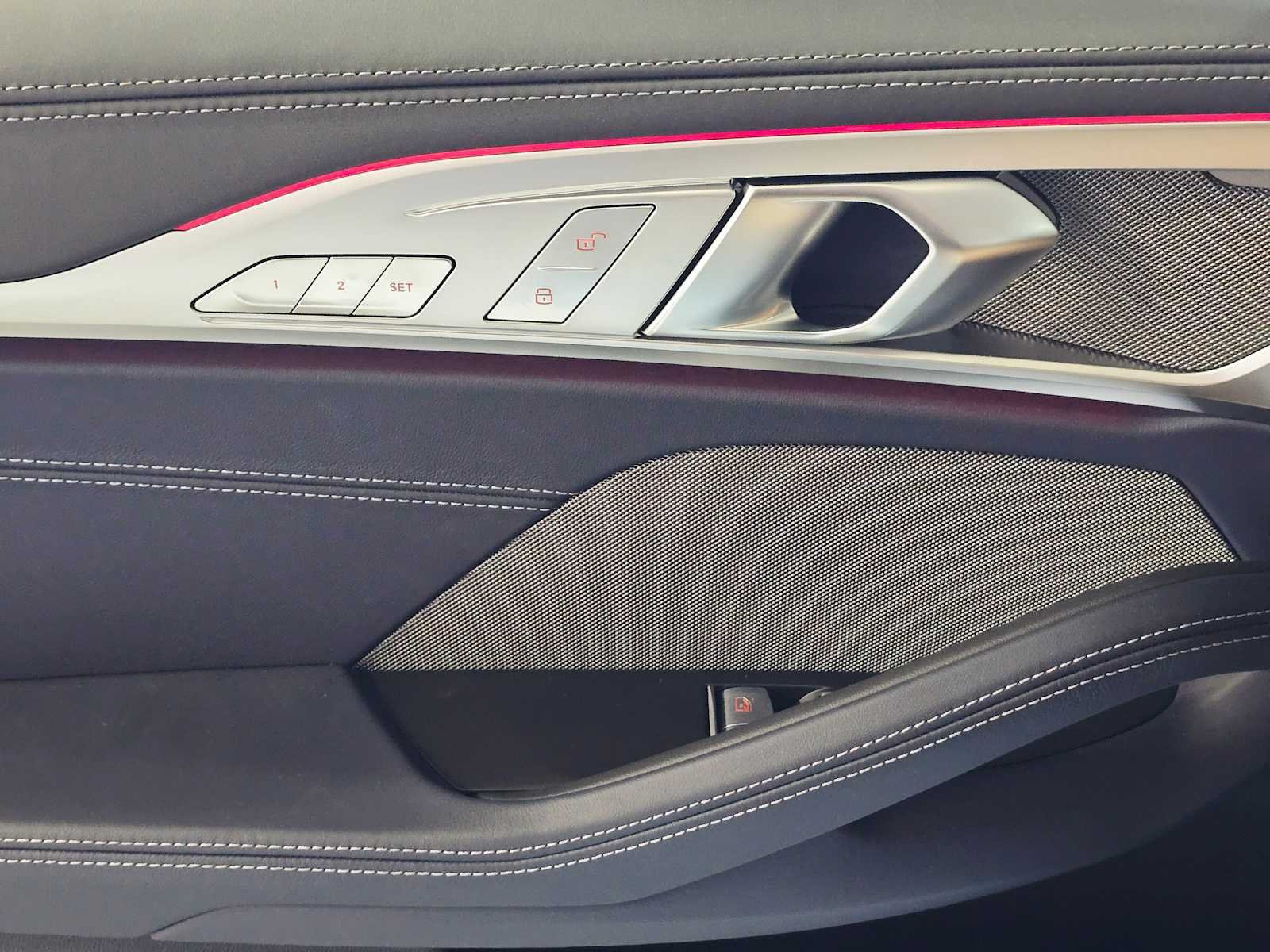 2026 BMW 8 Series M850i - Photo 25