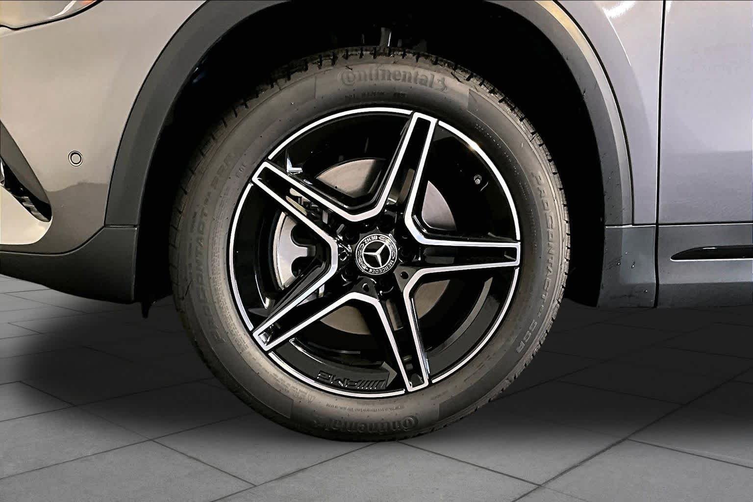 New 2026 Mountain Grey Metallic Mercedes-Benz GLA 250 image 17