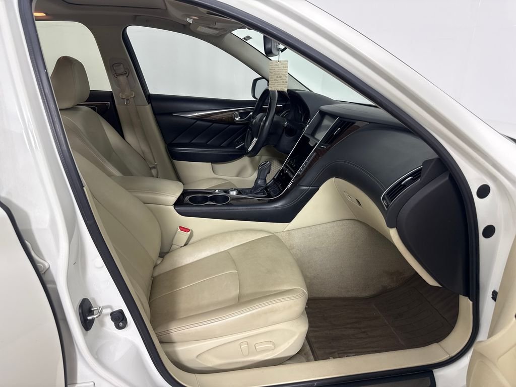 Used 2019 White INFINITI 3.0t LUXE image 7