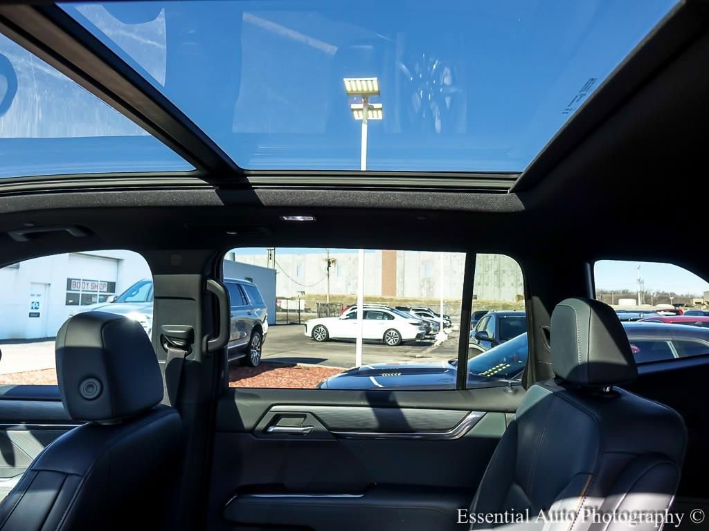 2024 GMC ACADIA - Image 11