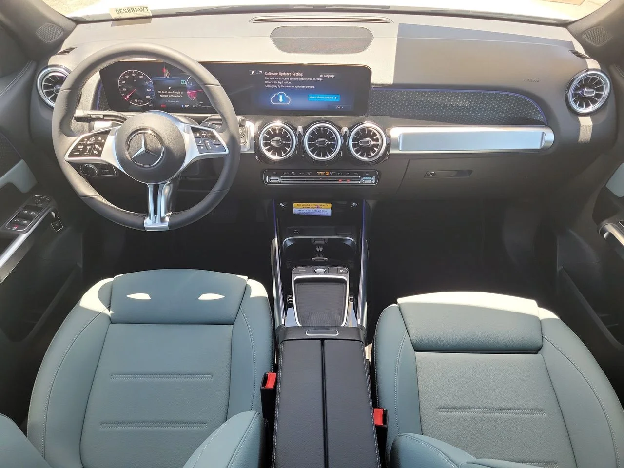 New 2026 Polar White Mercedes-Benz GLB 250 image 13