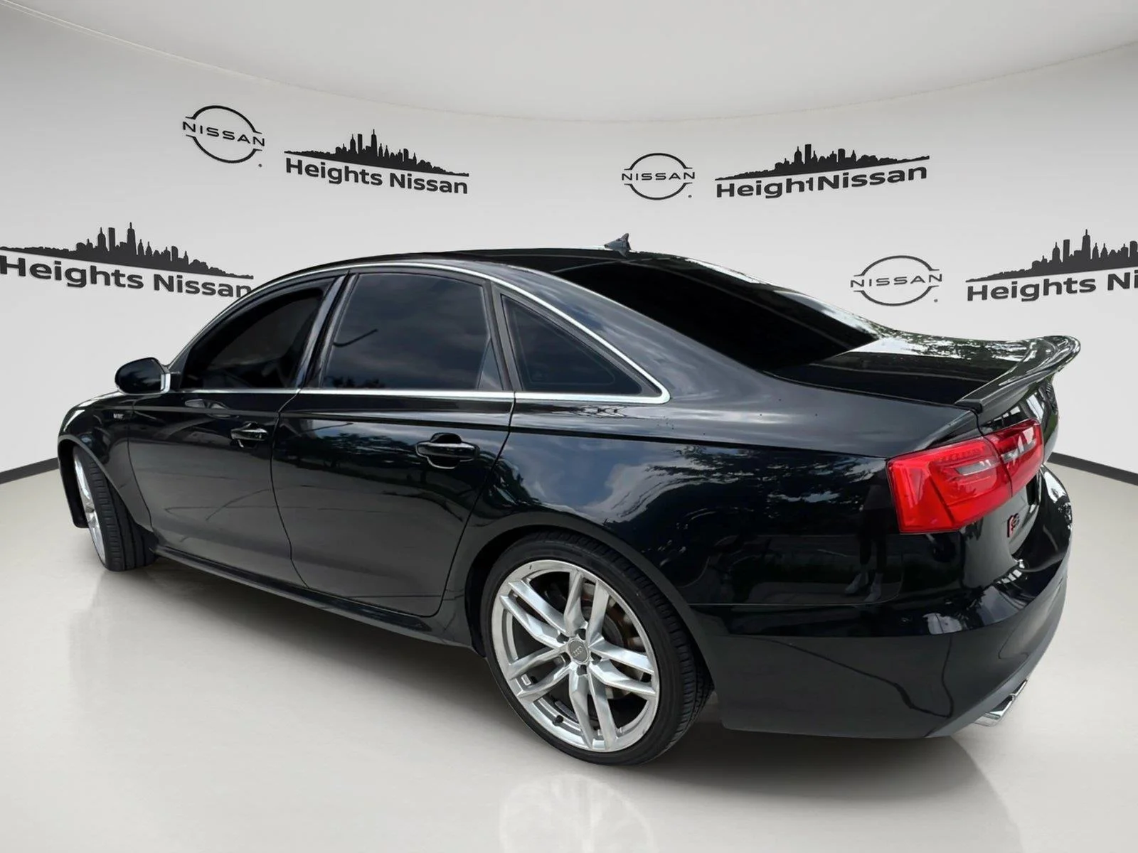 Used 2014 Phantom Black Pearl Effect Audi Prestige image 5