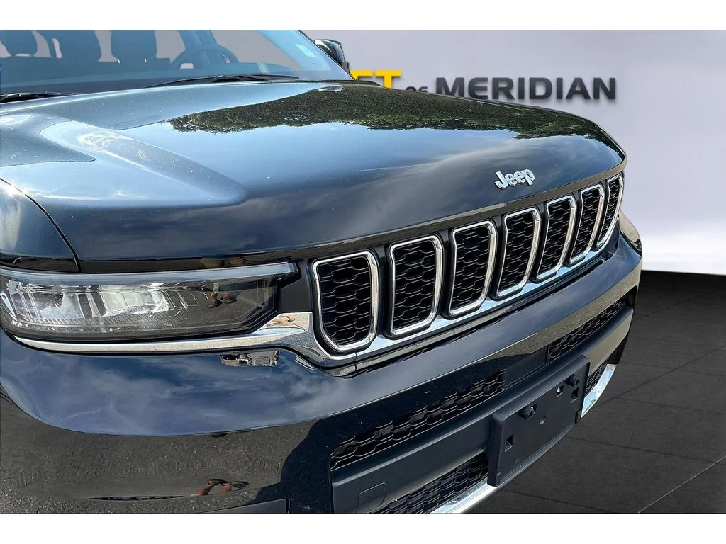 Used 2023 Gray Jeep Laredo image 21