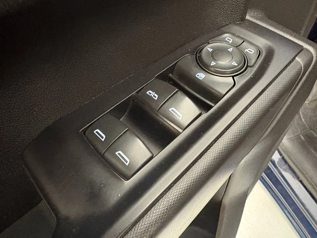 Used 2020 Blue Chevrolet Custom image 25