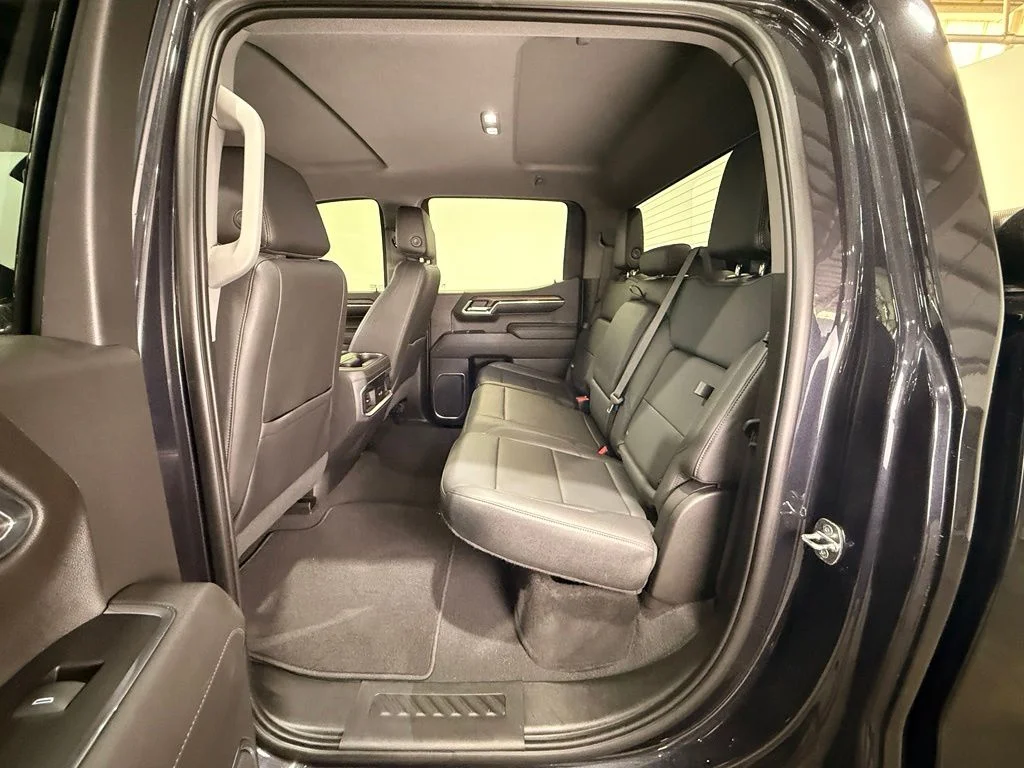 Used 2022 Silver GMC SLT image 16
