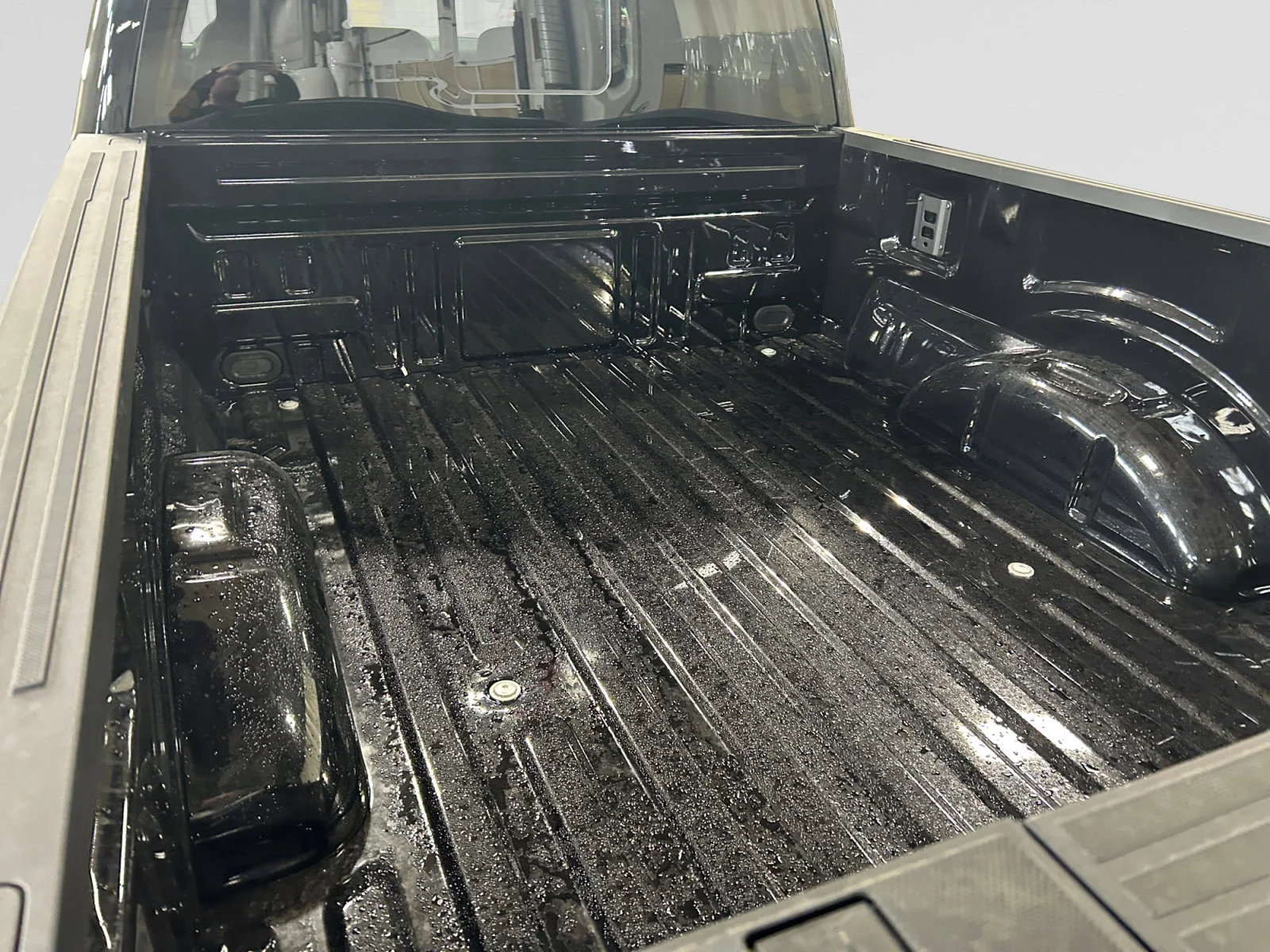 New 2026 Agate Black Metallic Ford XLT image 10