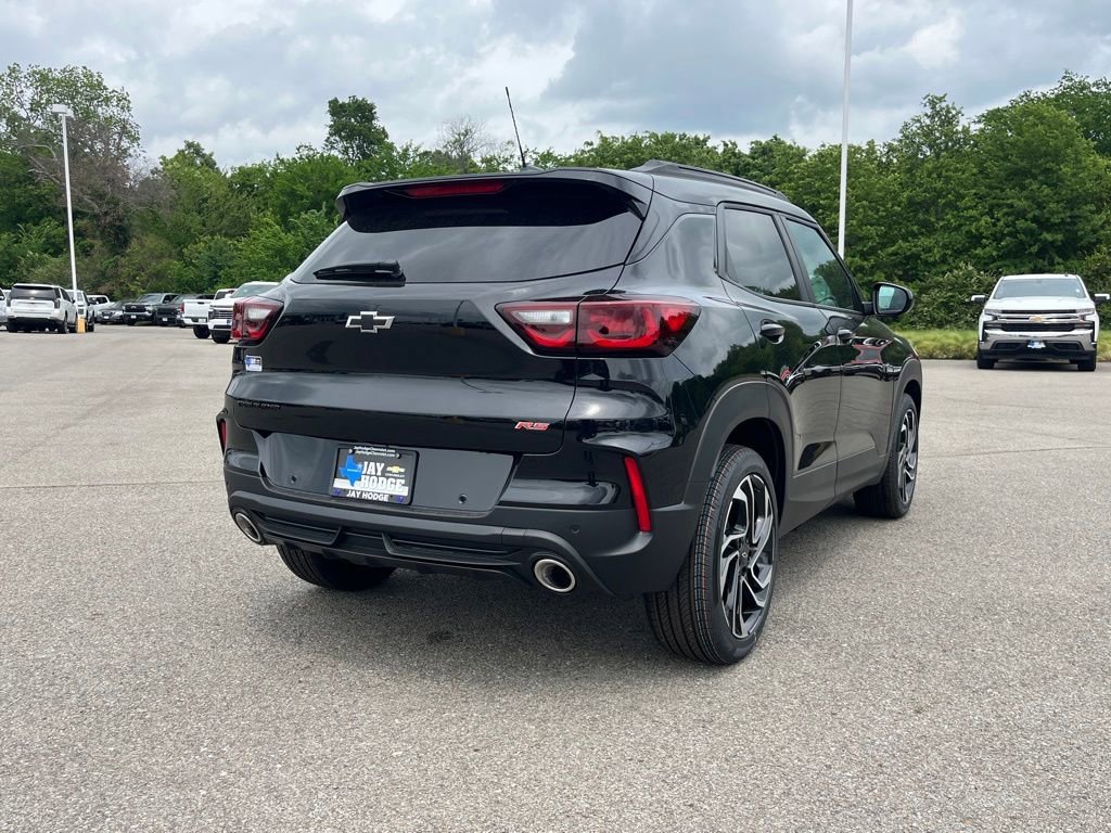 New 2026 Mosaic Black Metallic Chevrolet RS image 5