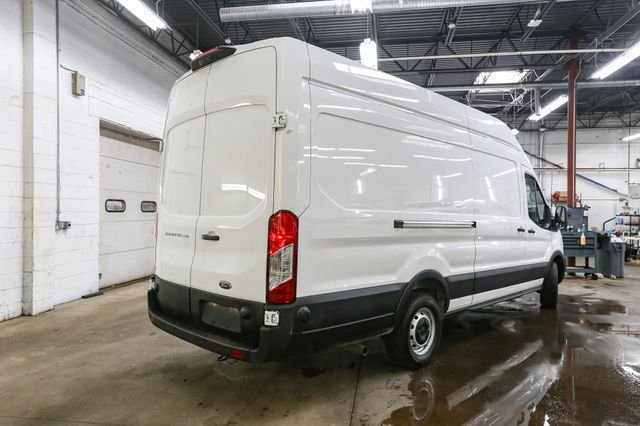 Used 2025  Ford Base image 11