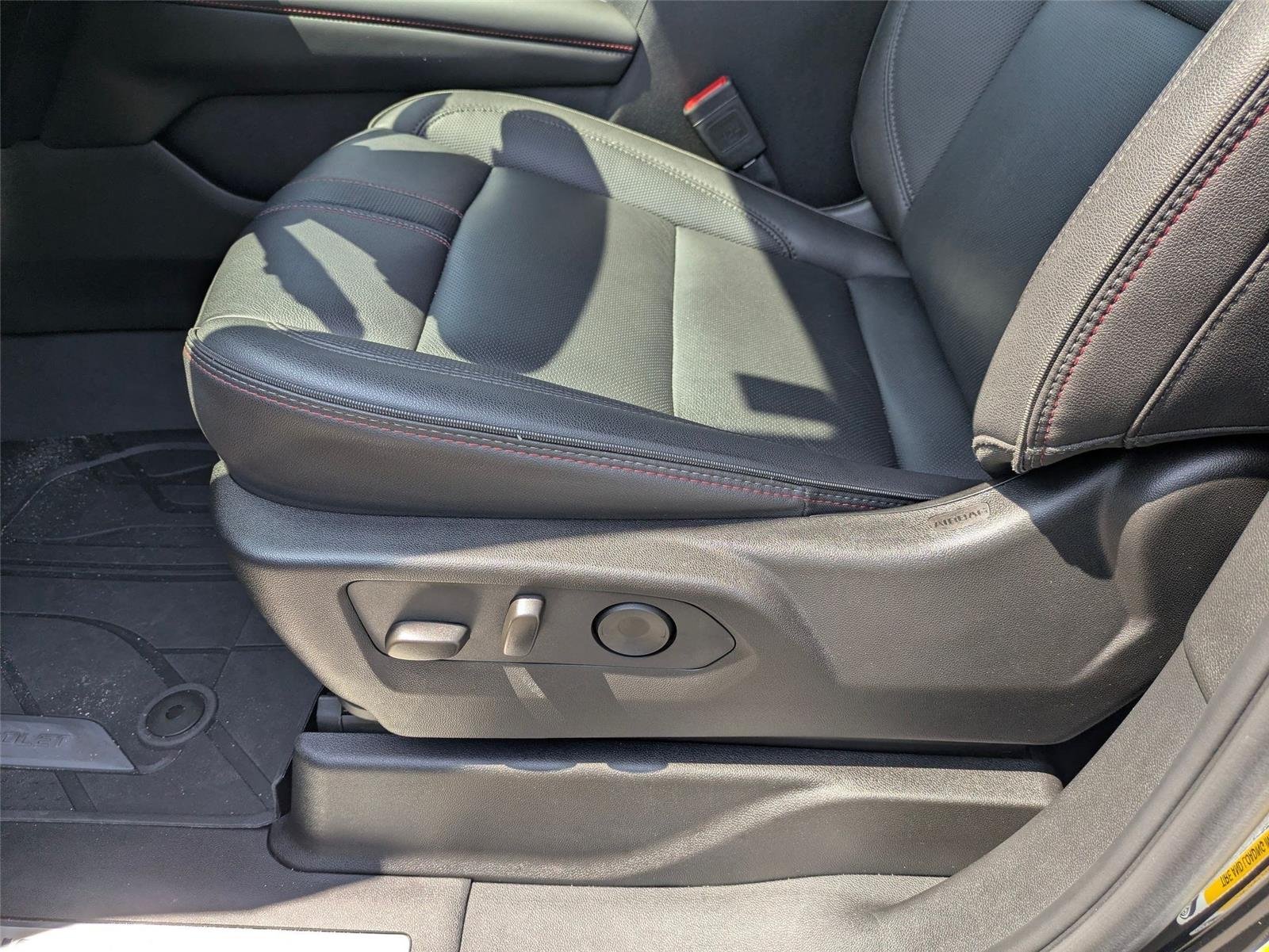 Used 2025 Black Chevrolet RST image 15