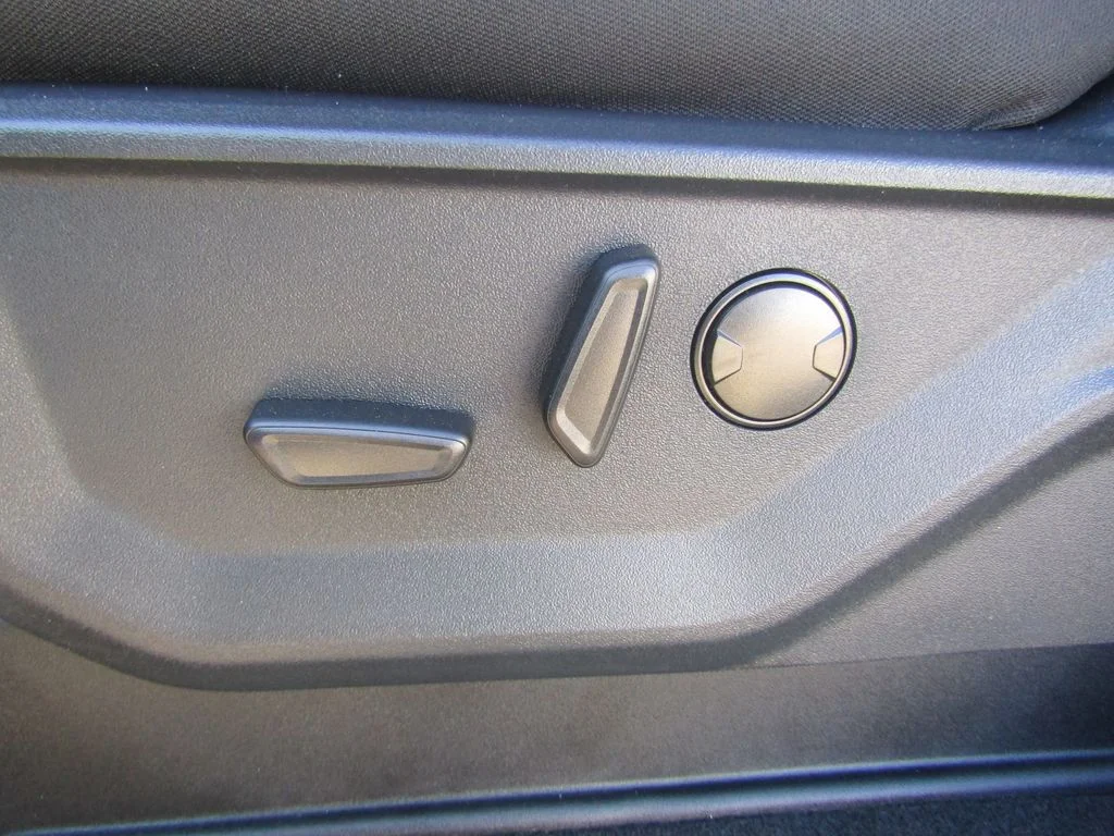 New 2026 Carbonized Gray Metallic Ford XLT image 20
