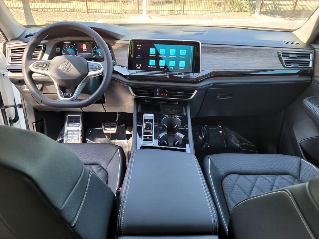 2025 Volkswagen Atlas SEL Premium R-Line - Photo 16