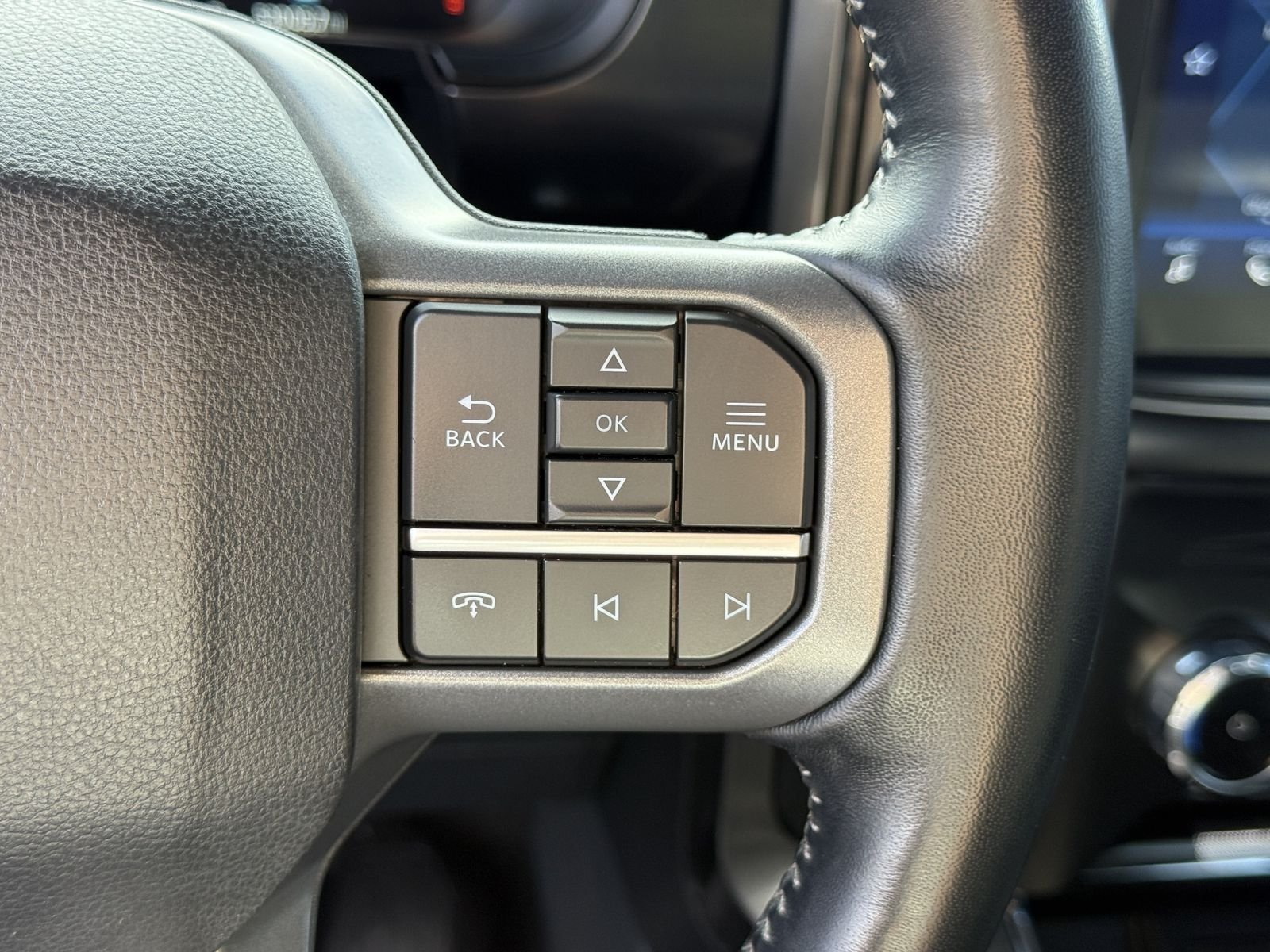 Used 2023 Gray Metallic Ford Lariat image 31