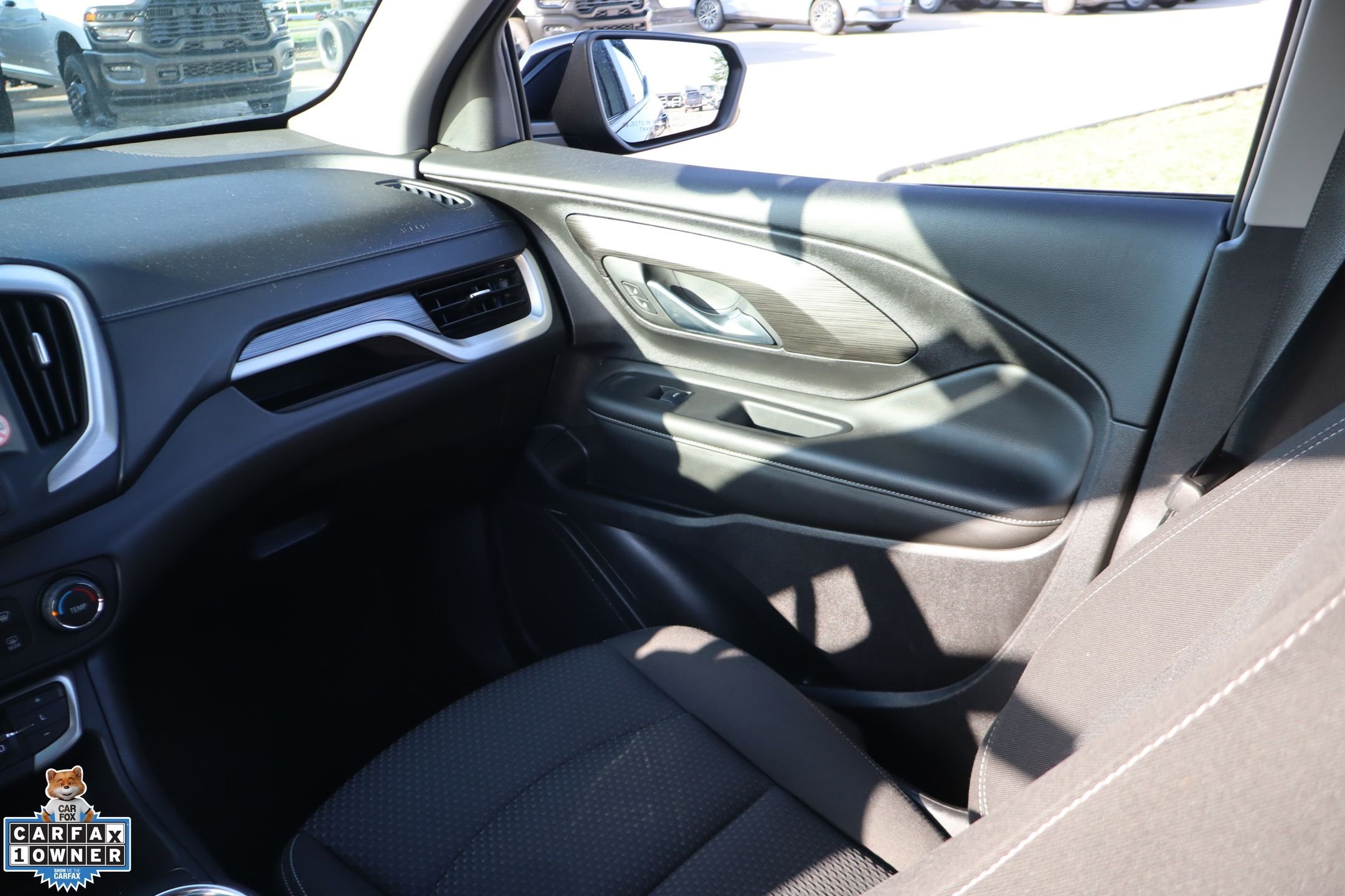 Used 2024 Ebony Twilight Metallic GMC SLE image 22