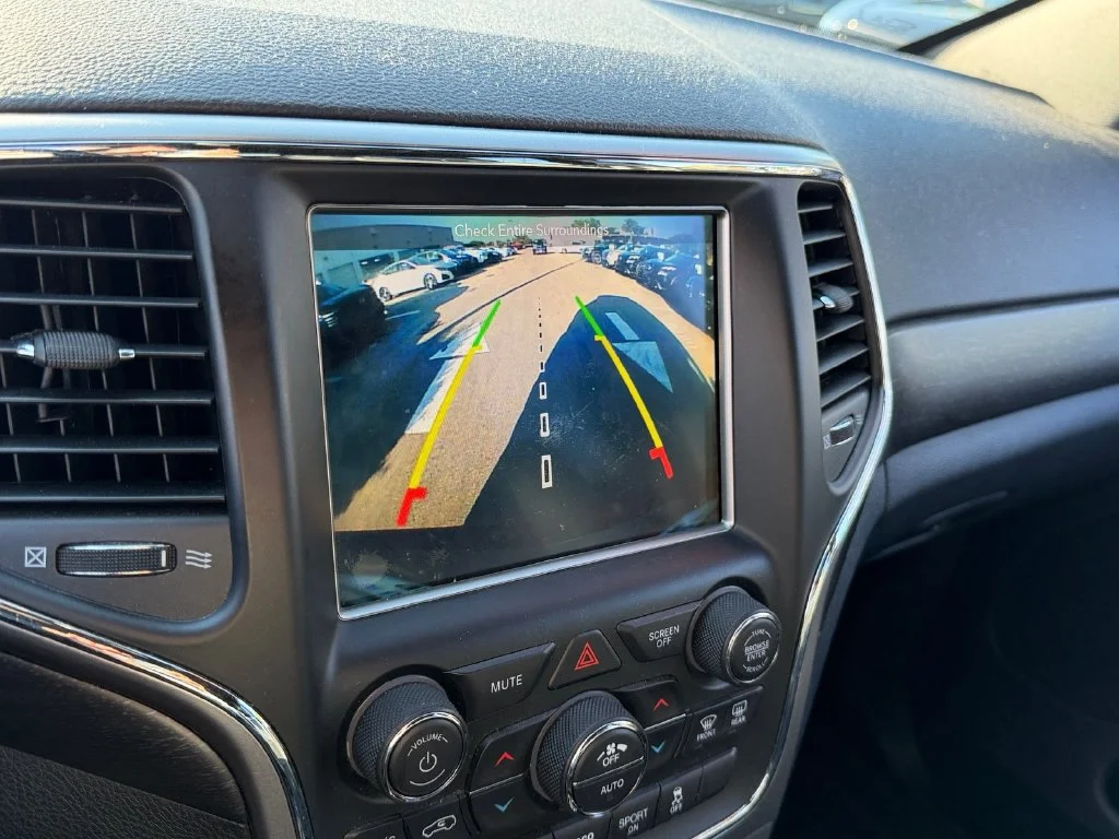 Used 2018 Gray Jeep Laredo E 4x2 image 19