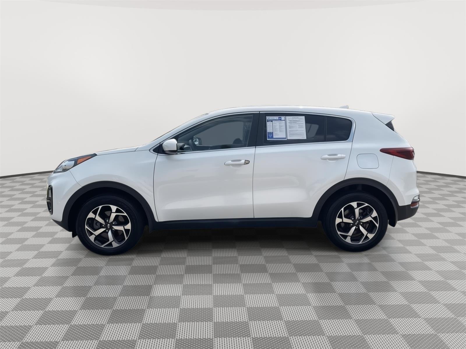 Used 2022 Snow White Pearl Kia LX image 24