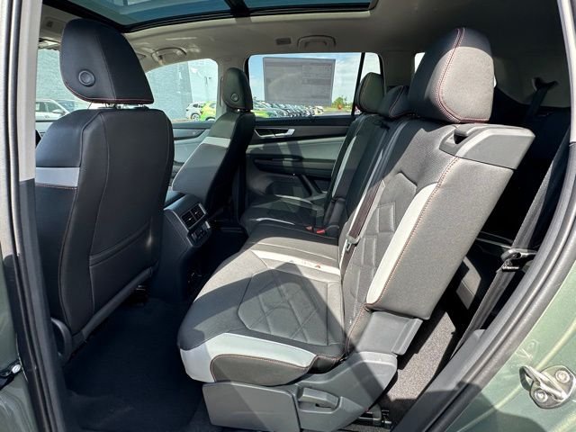 New 2026 Avocado Green Pearl Volkswagen 2.0T Peak Edition image 29