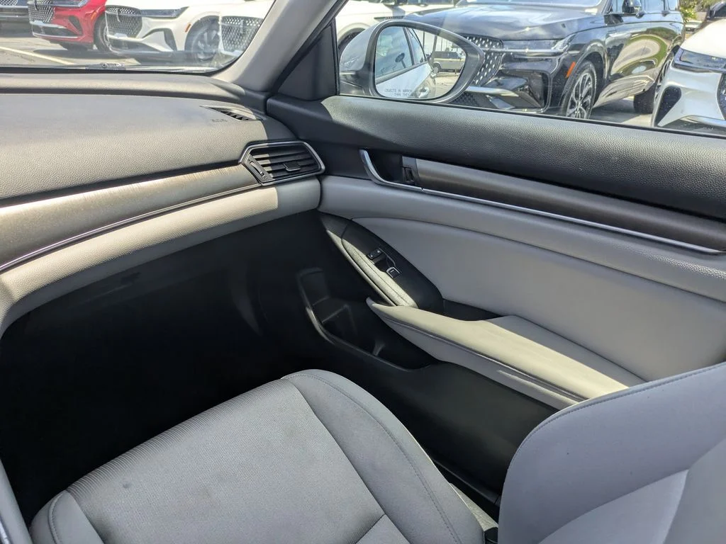 Certified Used 2019 Lunar Silver Metallic Honda LX image 18