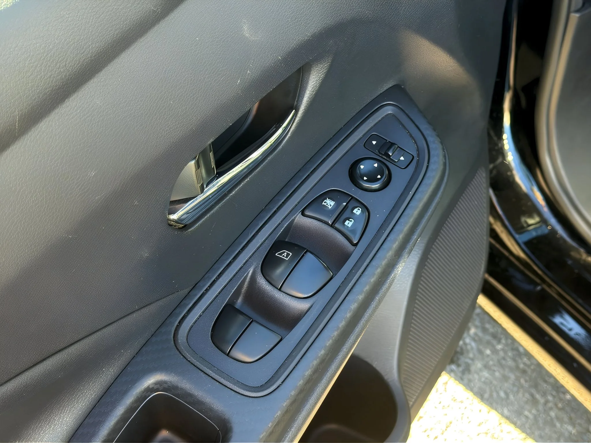 2024 Nissan Versa Sedan SV - Photo 14