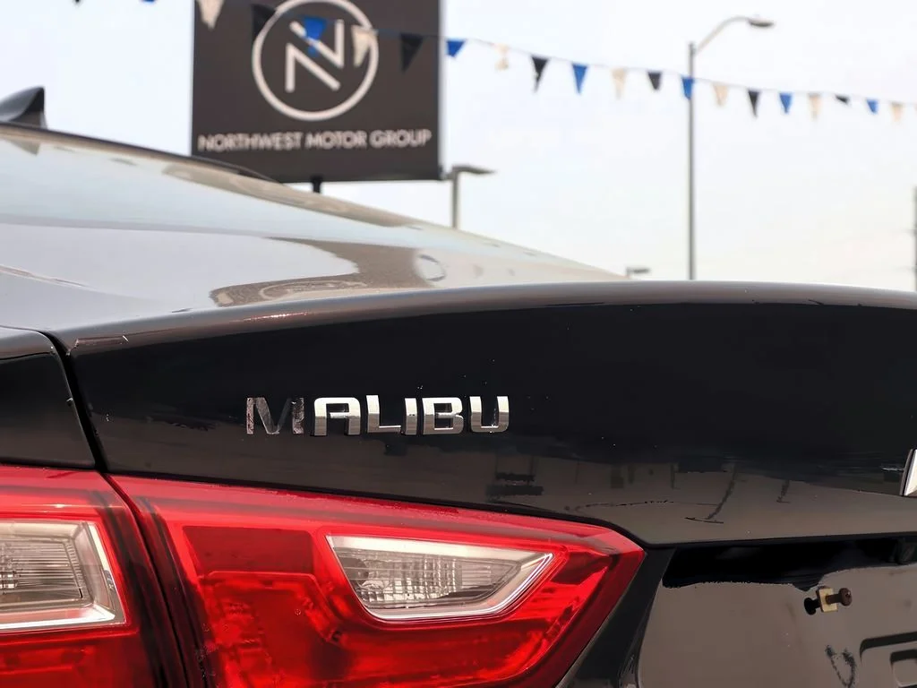 Used 2016 Mosaic Black Metallic Chevrolet LT image 31