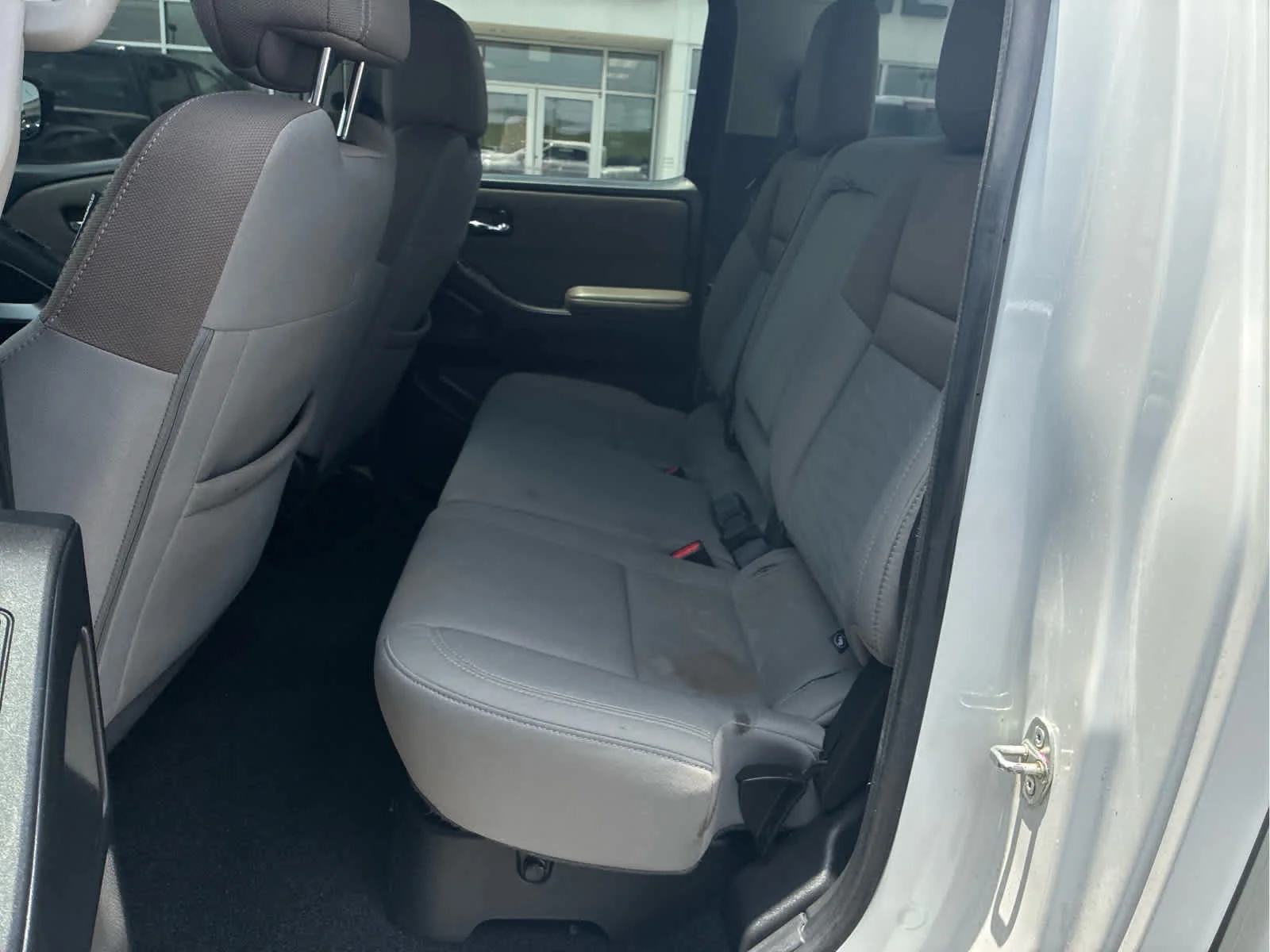 Used 2022 Glacier White Nissan SV image 10
