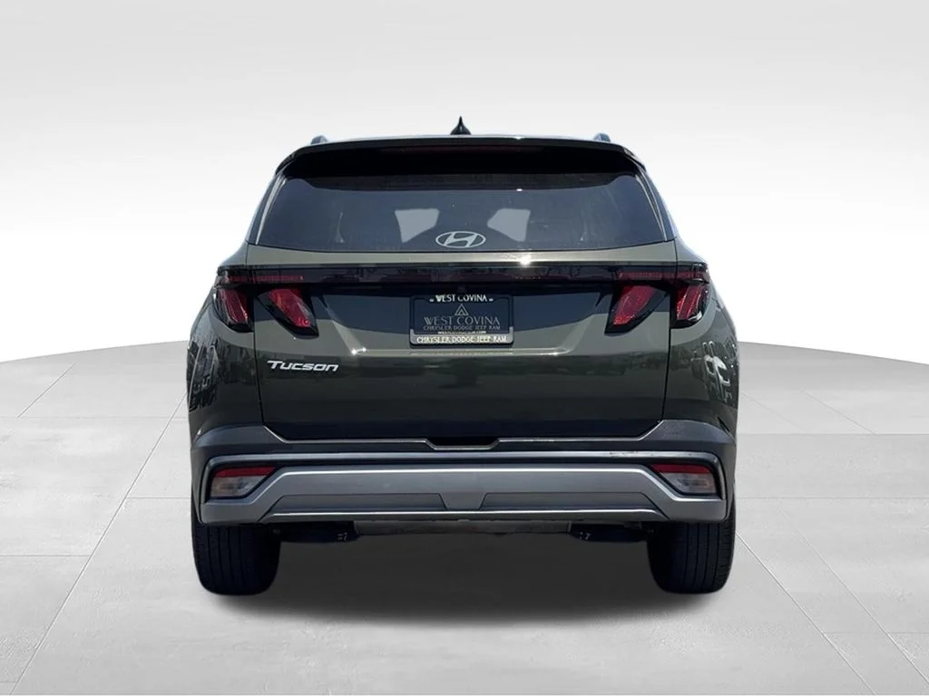 Used 2025 Green Hyundai SEL image 9