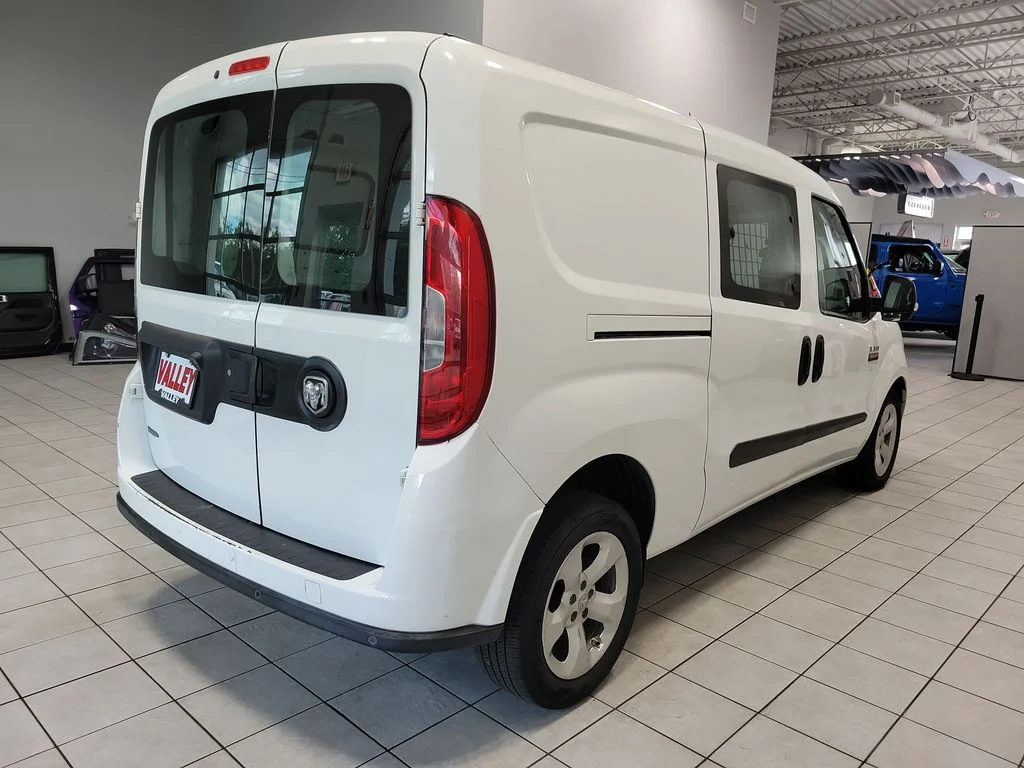 Used 2022 White Ram Base image 11