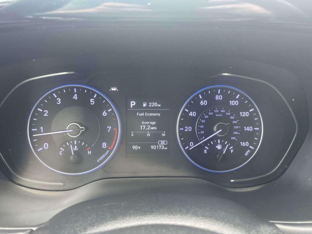 Used 2020 Green Hyundai SE image 26