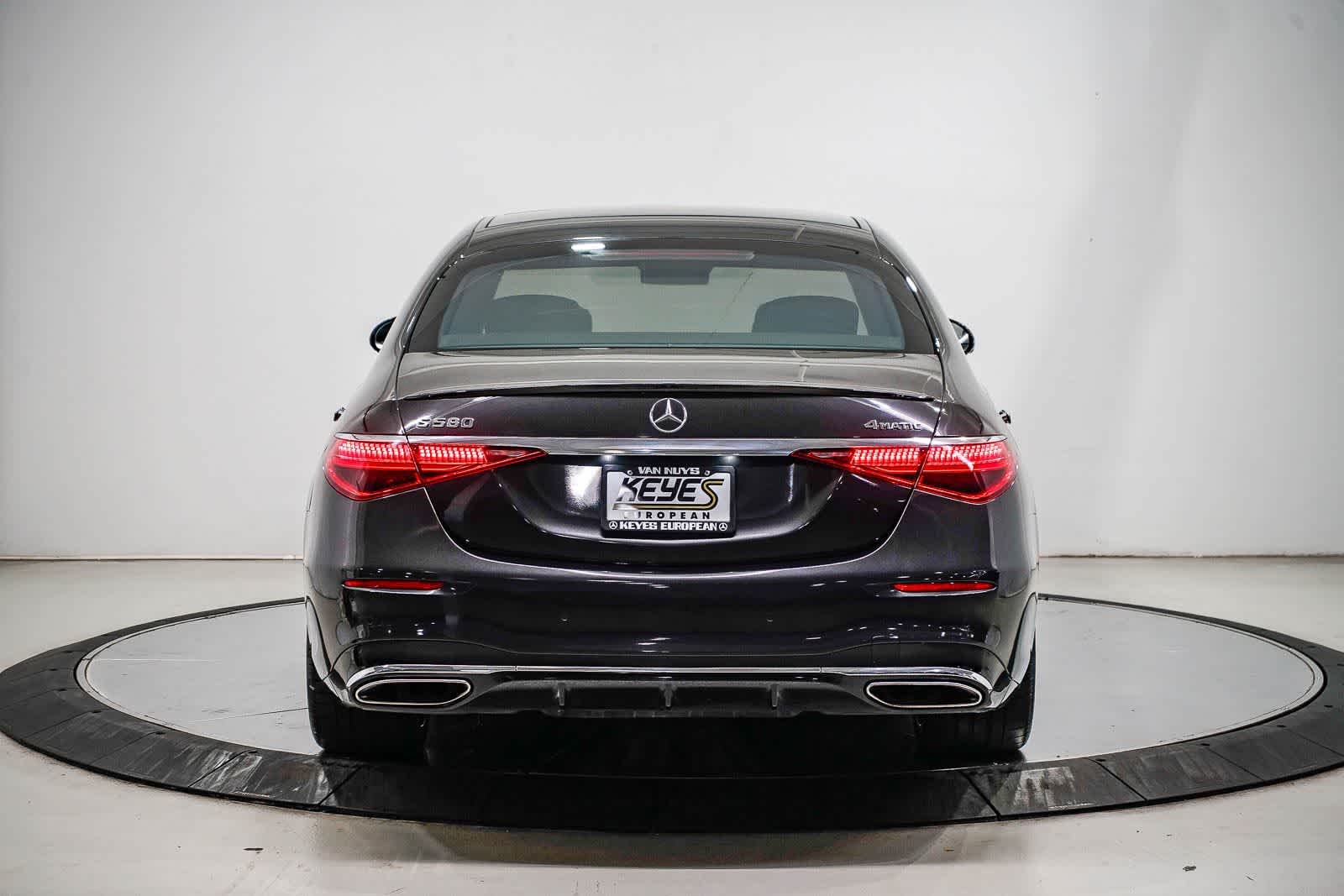 Used 2023 Graphite Grey Mercedes-Benz S 580 image 3