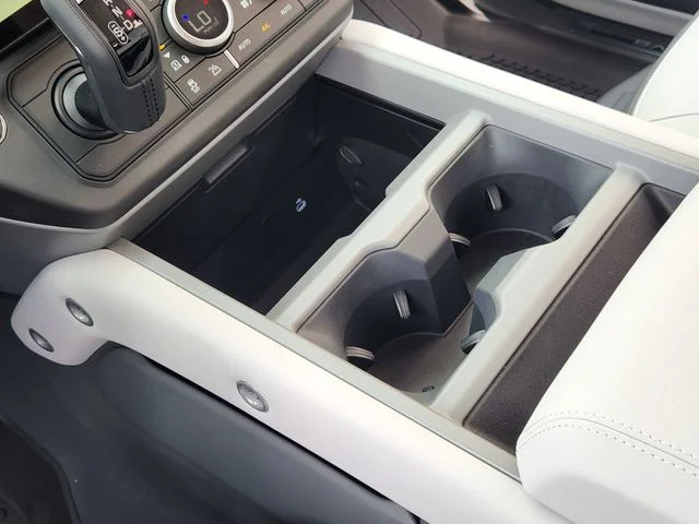 New 2026 Fuji White Land Rover V8 image 19