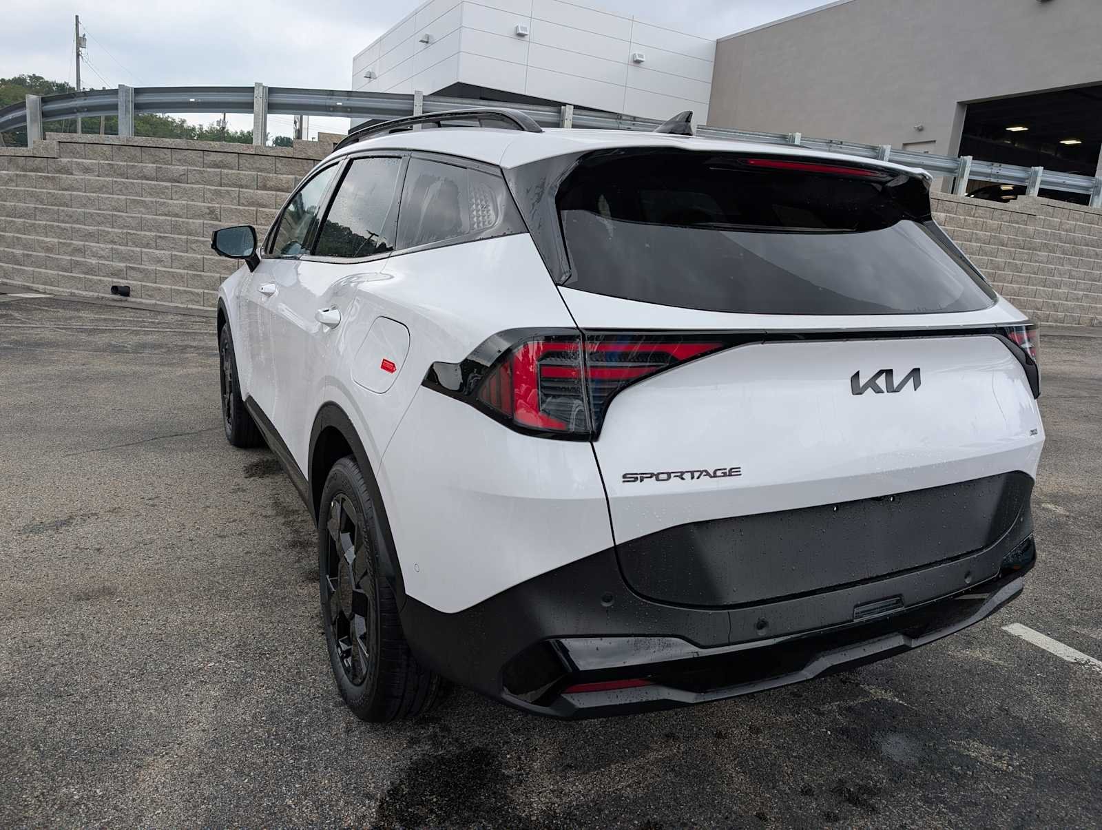 New 2026 Glacial White Pearl Kia X-Line image 9