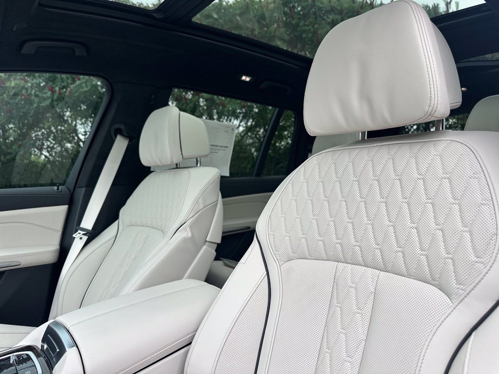 2026 BMW X7 M60i - Photo 16