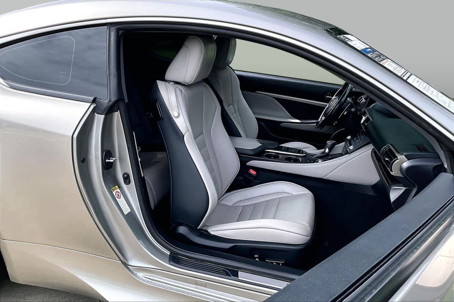Used 2015 Atomic Silver Lexus  image 9