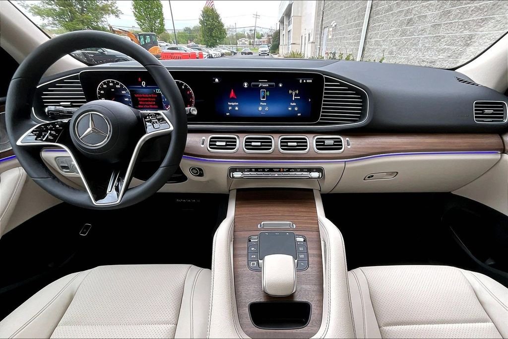 New 2026 Polar White Mercedes-Benz GLE 450 image 5