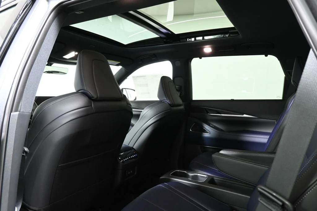 Certified Used 2026 Gray INFINITI SPORT image 27