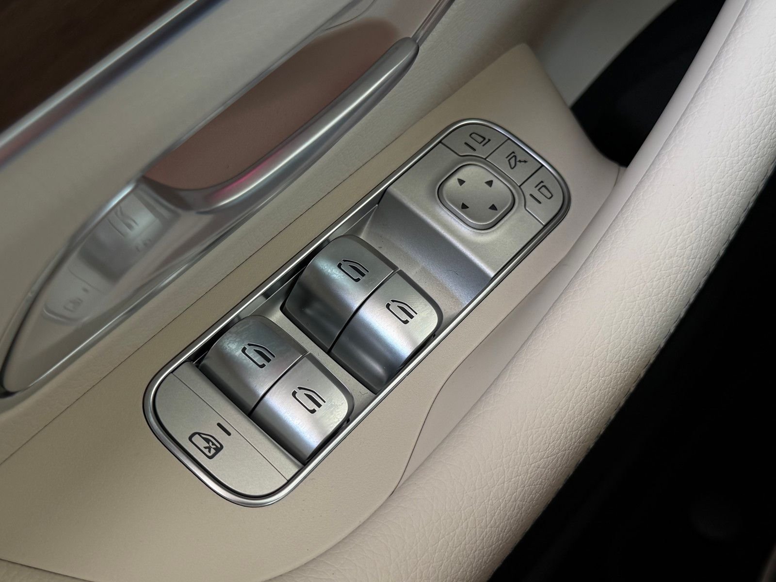 New 2026 Polar White Mercedes-Benz GLE 450 image 20