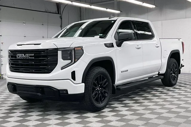 Used 2024 Summit White GMC Elevation image 13