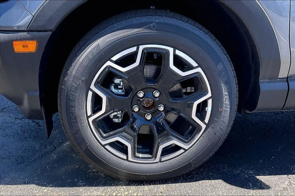 New 2025 Carbonized Gray Metallic Ford Outer Banks® image 8
