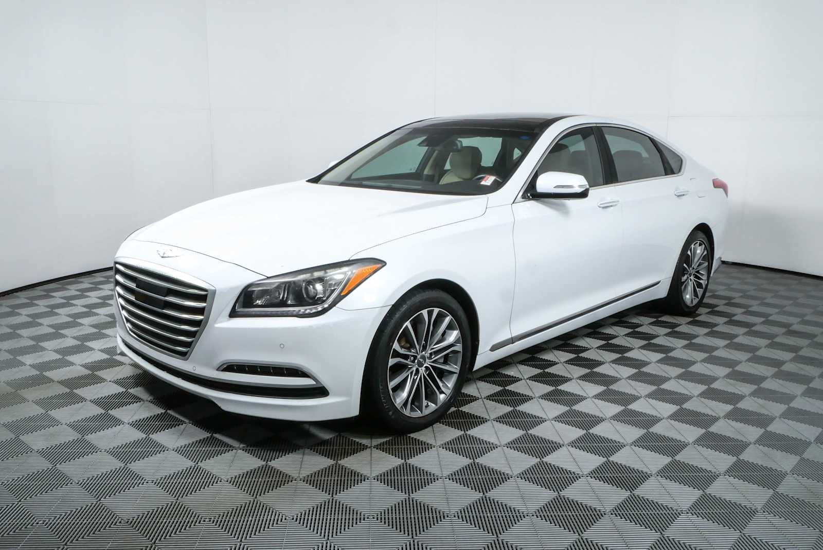 Used 2015 Casablanca White Hyundai 3.8L image 26